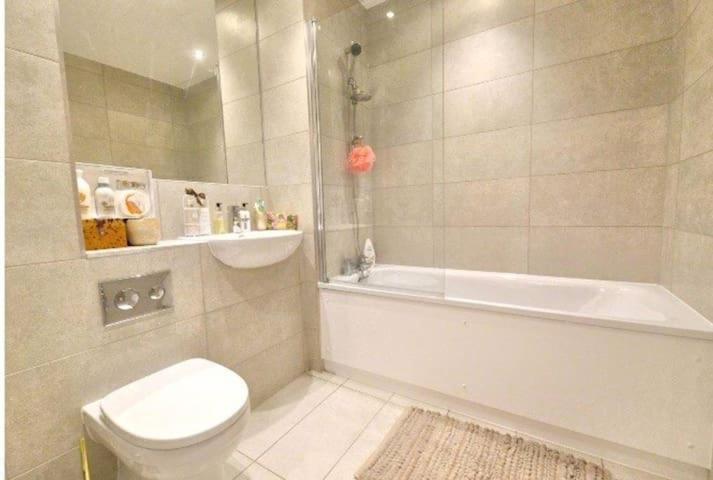 1988 Homes - Walthamstow ロンドン エクステリア 写真